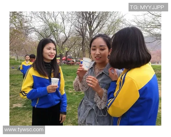 南京枫帆战队勇闯电竞新纪元 展现青春力量与竞技精神