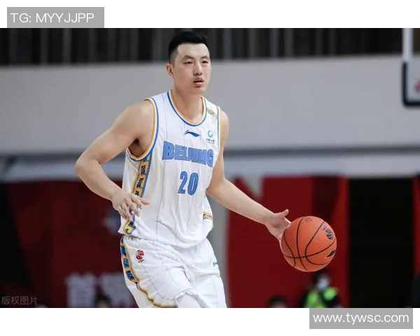 围绕篮球运动员成名之路展现拼搏精神与团队力量的励志故事传奇篇