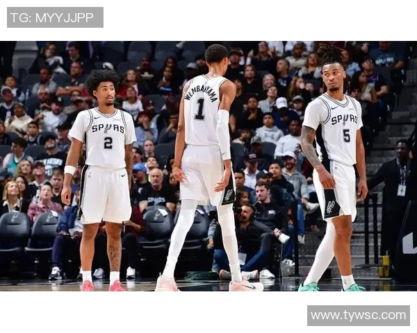 圣安东尼奥马刺与对手激烈对决 引发球迷热议与关注 圣安东尼奥马刺与对手激烈对决 引发球迷热议与关注