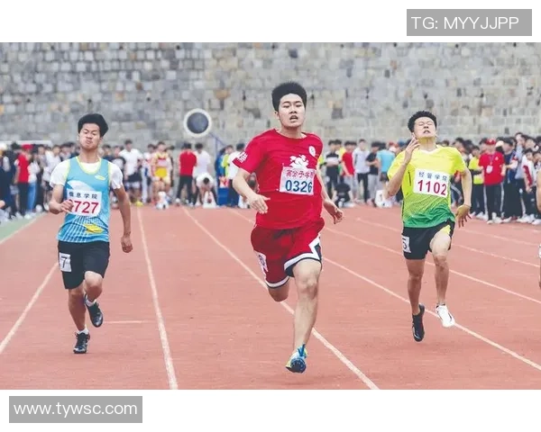 激情燃烧的赛场青春奋进拼搏展现体育精神与团队荣耀