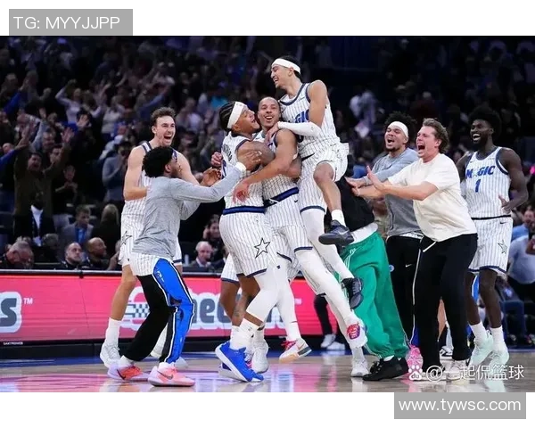 爵士队与开拓者激战正酣 双方剑拔弩张争夺季后赛名额