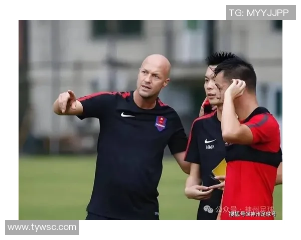 约翰克鲁伊夫的传奇人生与足球哲学如何改变世界足坛格局